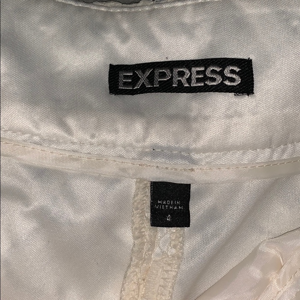 NWOT. High waisted shorts - Picture 2 of 4